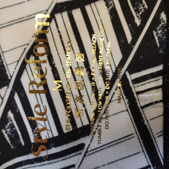 Style Reform Black White Crop Leggings Medium - Picture 7 of 7